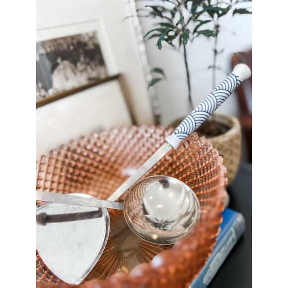 Hand-painted Porcelain Serving Set - Made in Taiwan - Picture 4 of 5